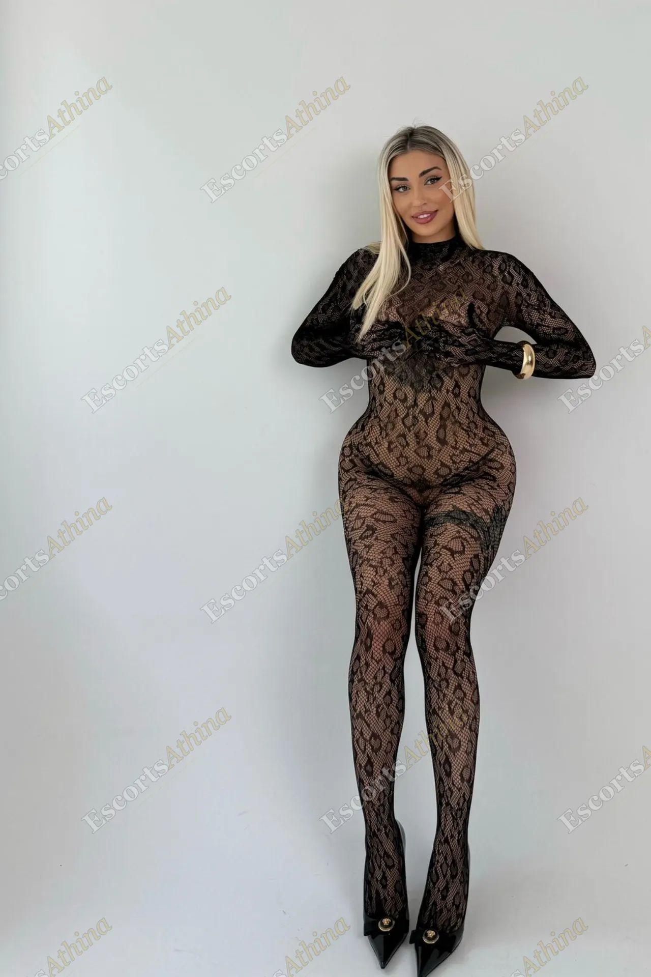Victoria Fox escort in Mykonos — gallery photo 4