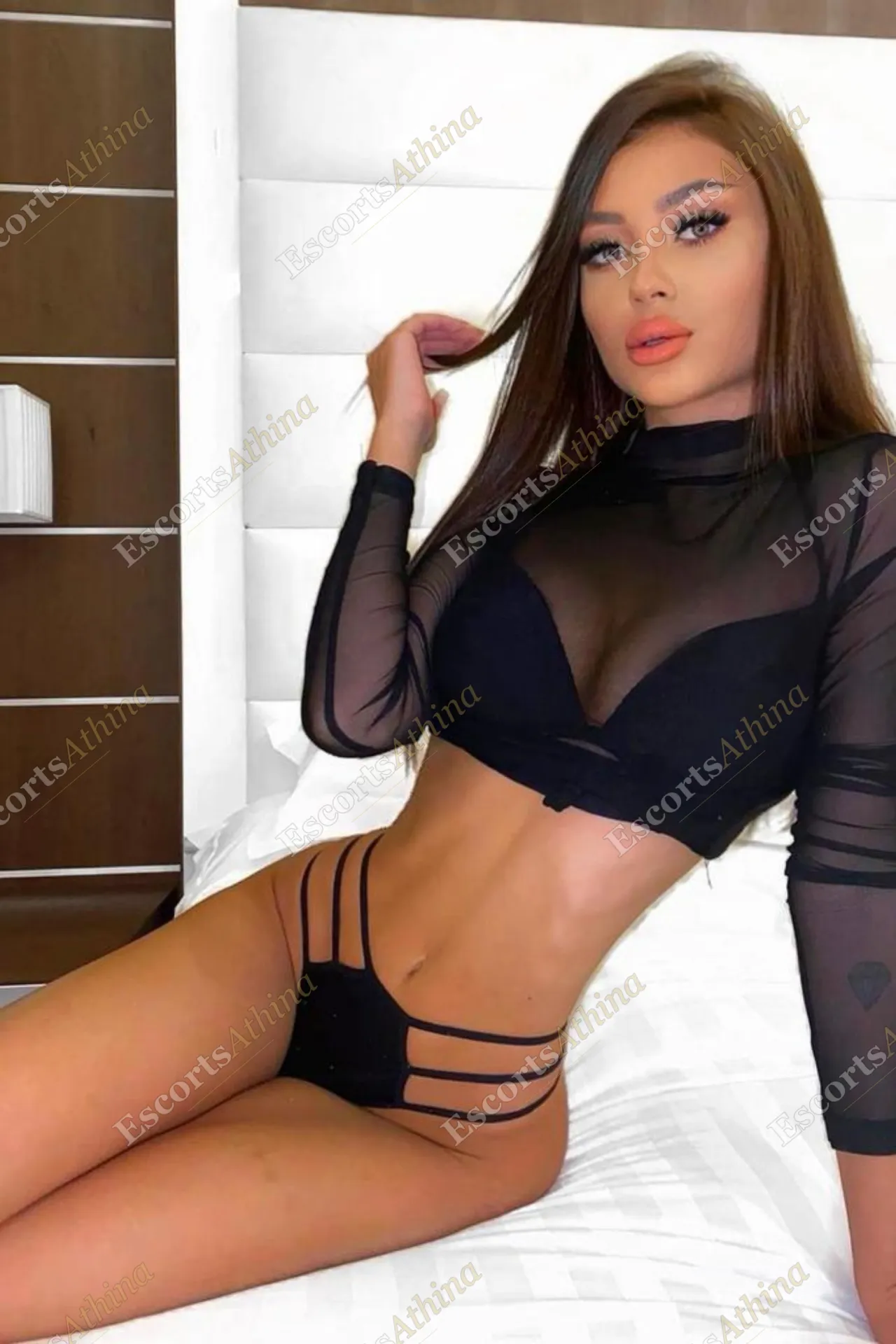 Model Escort Mykonos — Zlata Hadid Zlata Hadid in Mykonos — Model escort in Mykonos, photo 6